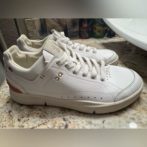 on THE ROGER Center Court Cloudtec Sneaker Shoes Womens Size 6.5 LIKE NEW